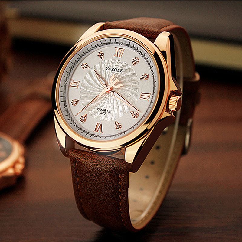 Menn Crystal Rose Gold Case Leather Band Lysende Display Quartz Watch