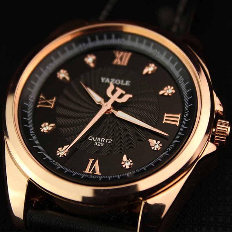 Menn Crystal Rose Gold Case Leather Band Lysende Display Quartz Watch