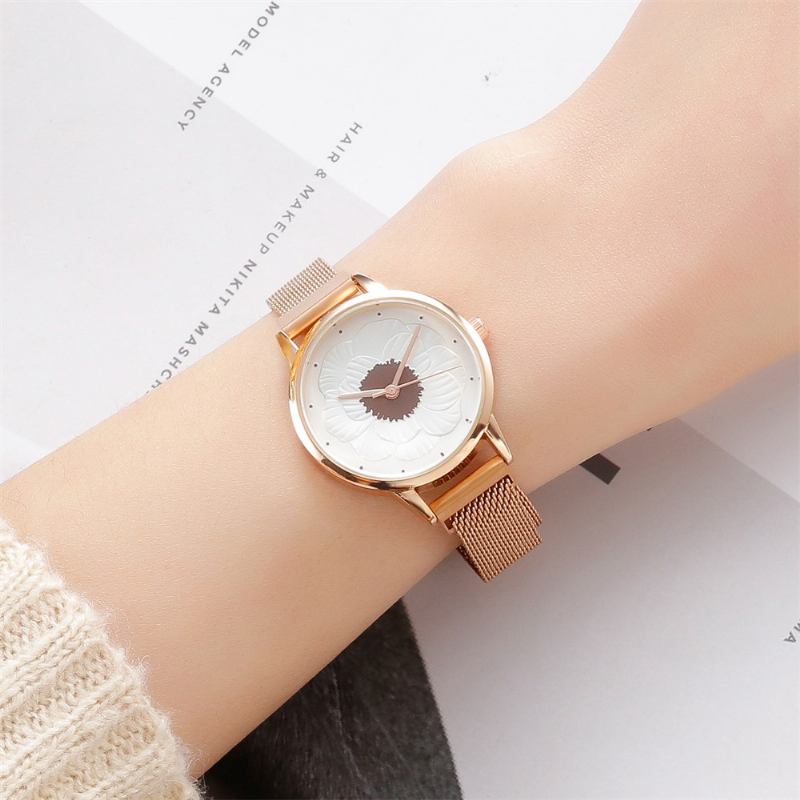 Mote Elegant 3d-blomstermønster Magnetisk Spenne Milanese Mesh Stålreim Damearmbåndsur Quartz Watch