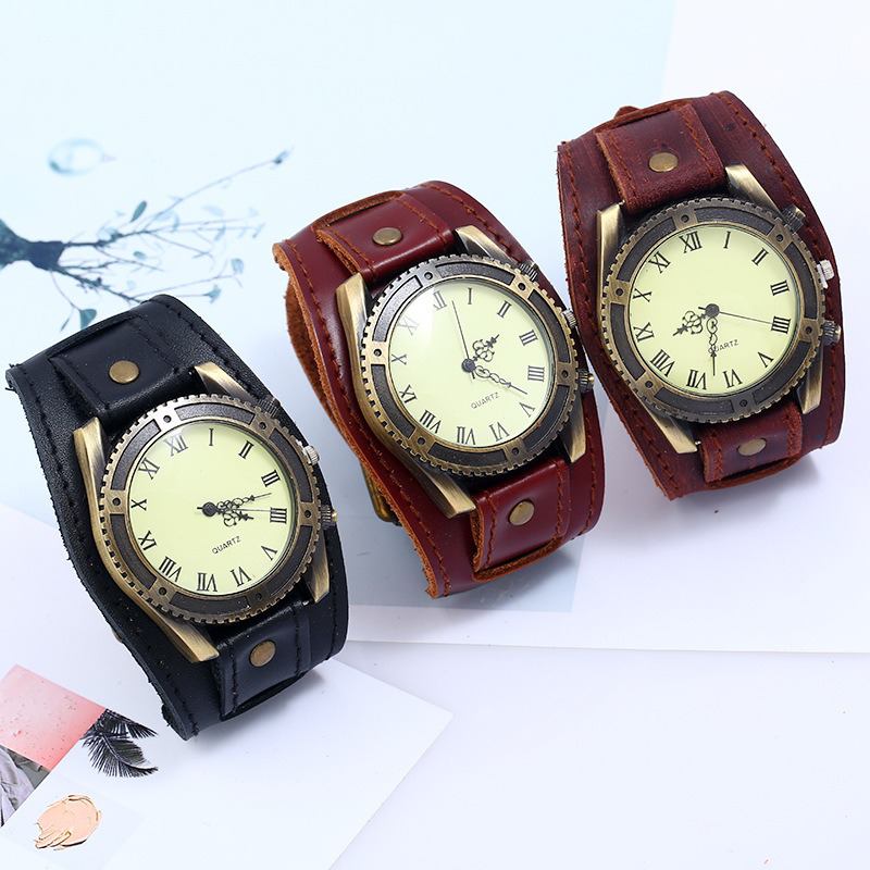 Retro Punk Style Leather Bands Menn Mote Pointer Quartz Watch