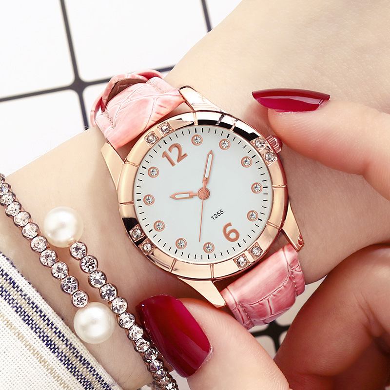 Diamonds Elegant Design Dame Armbåndsur Lysende Display Quartz Watch