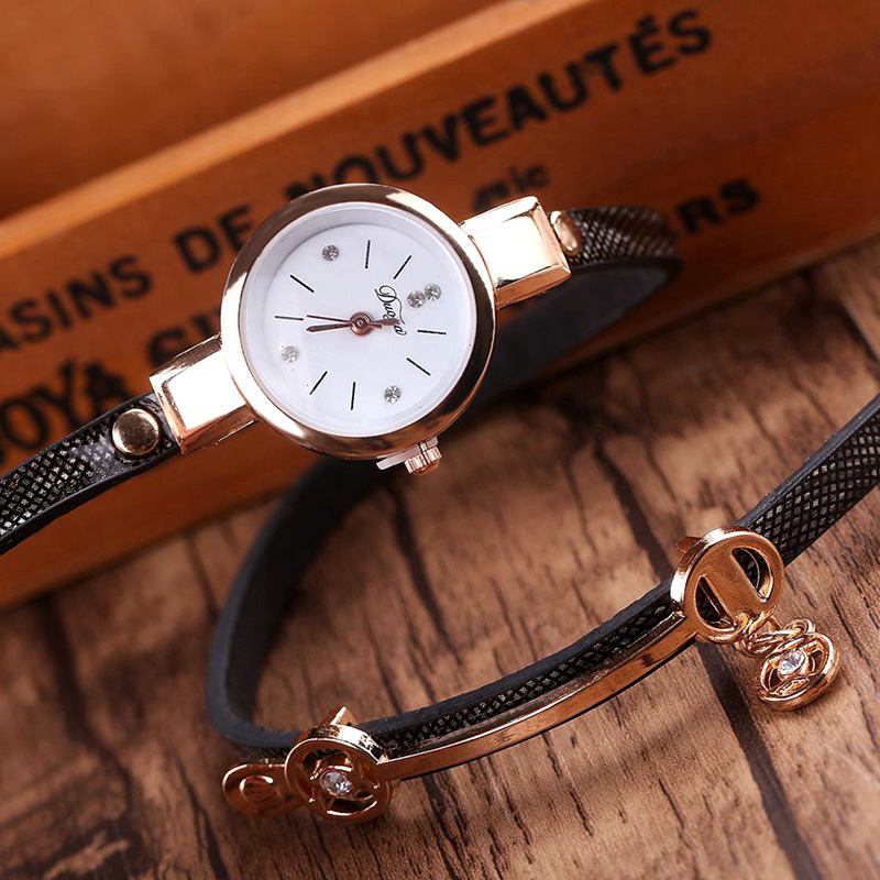 Mote Fritids Damer Diamand Pu Lærreim Dame Armbånd Watch Quartz Watch