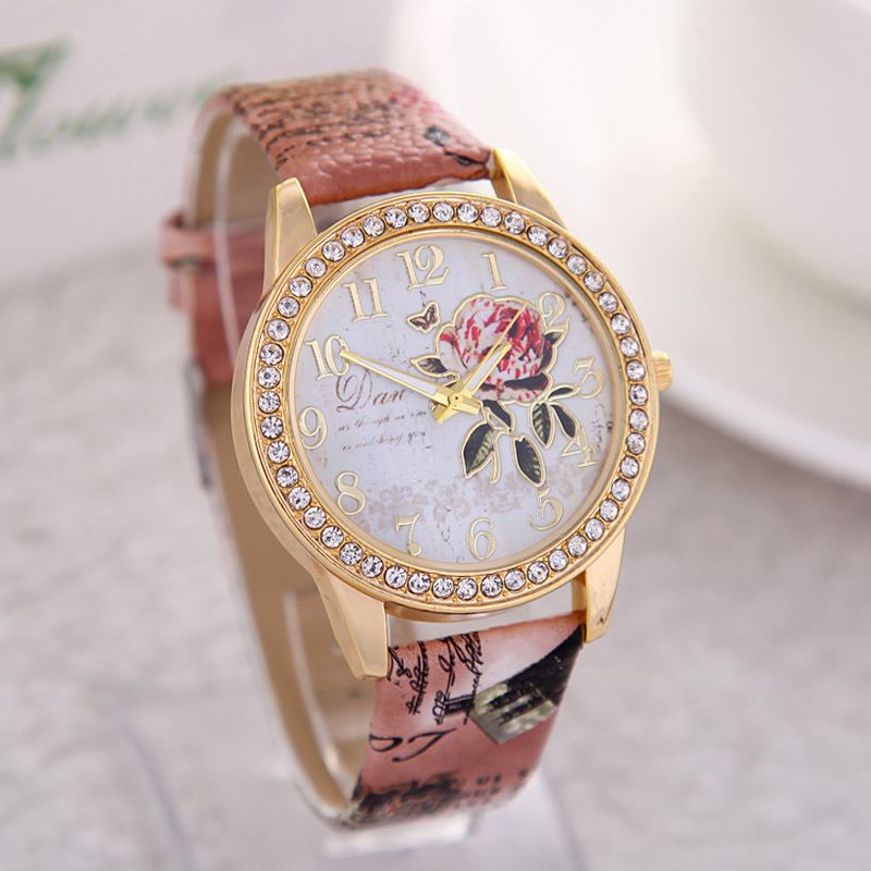 Vintage Idyllisk Peony Blomstrete Pattern Leather Strap Dame Quartz Watch