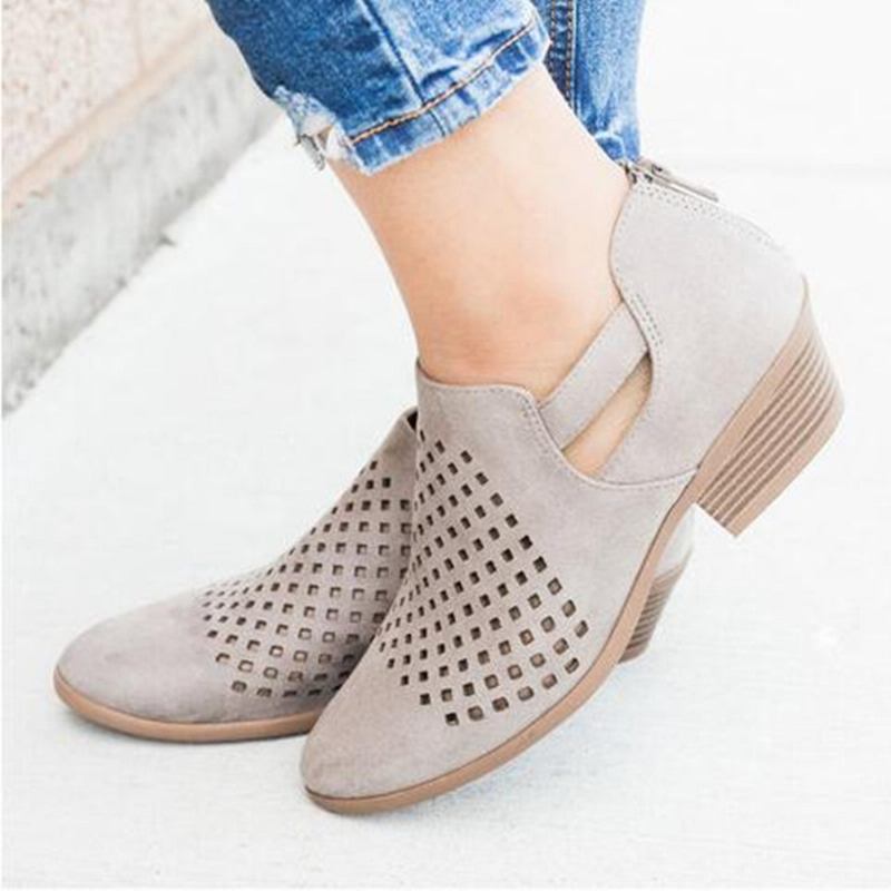 Large Size Dame Pattern Hollow Out Suede Slip On Pumps