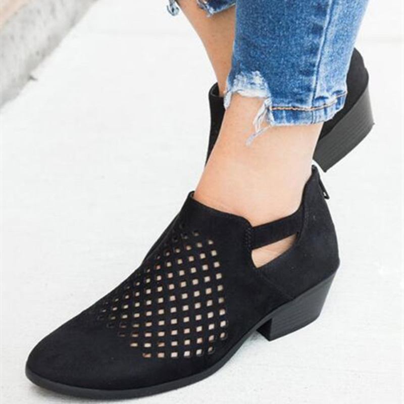 Large Size Dame Pattern Hollow Out Suede Slip On Pumps