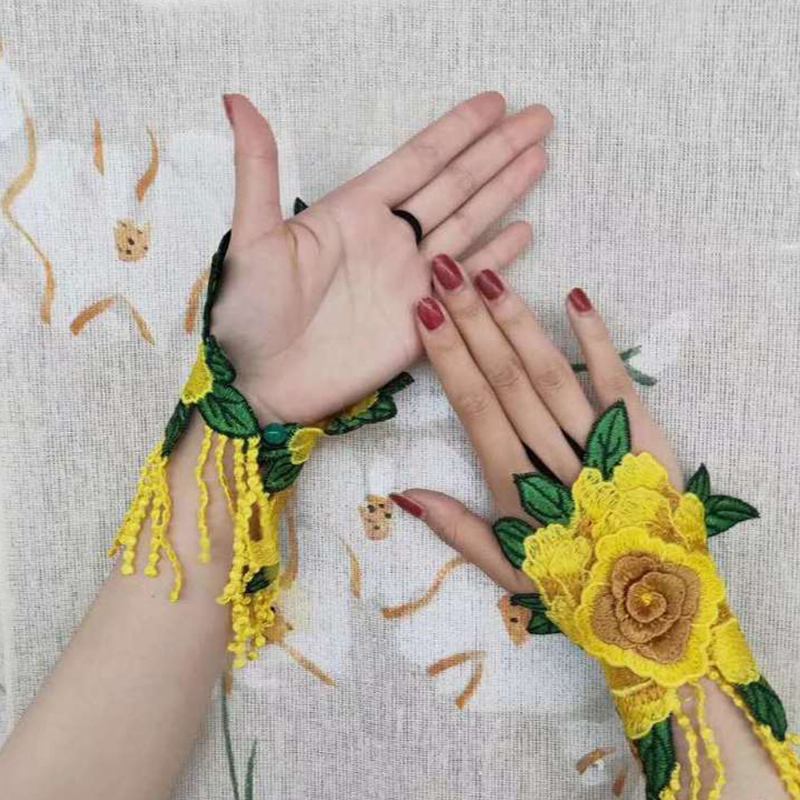 Kvinner Etnisk Broderi Hallow Armbånd Mote Blomster Halv Deksel Finger Dusk Hansker