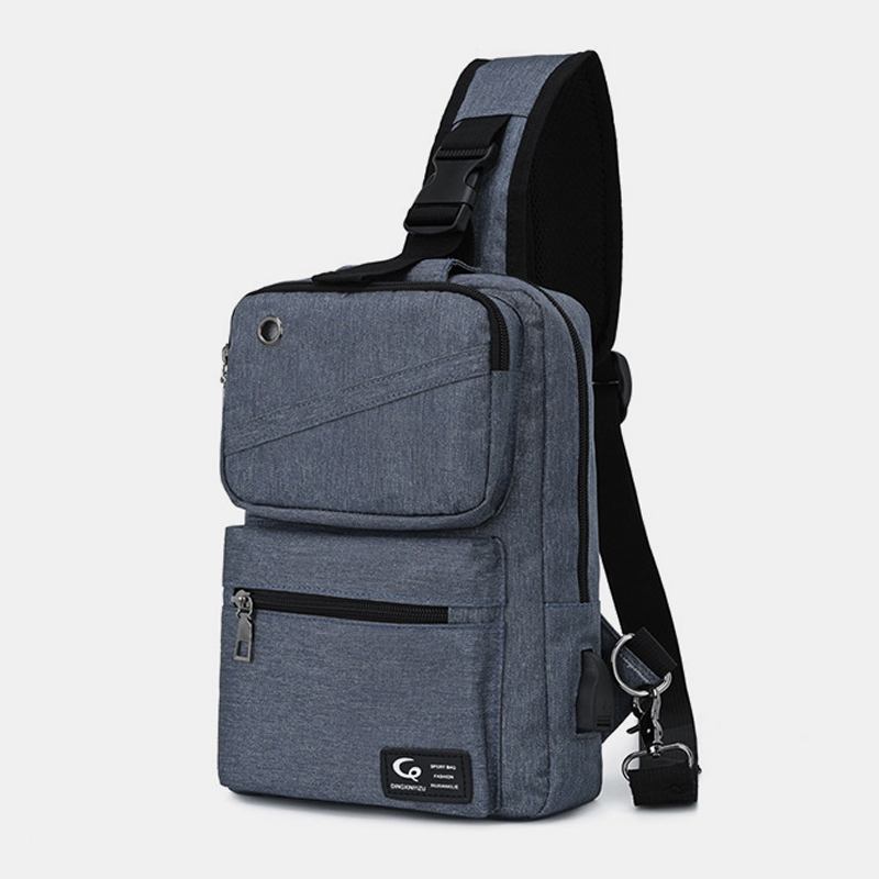 Menn Med Stor Kapasitet Usb-oppladbart Hull For Hodetelefoner Vanntette Brystvesker Skulderveske Crossbody-vesker