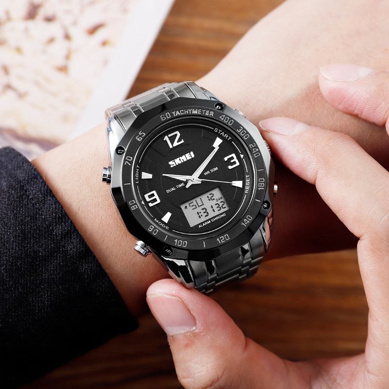 Multifunksjonell Luminous El Light Calendar 3atm Business Herre Watch Dual Display Digital Watch