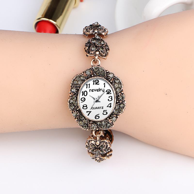 Retro Stil Damearmbåndsklokke Crystal Luxury Quartz Watch