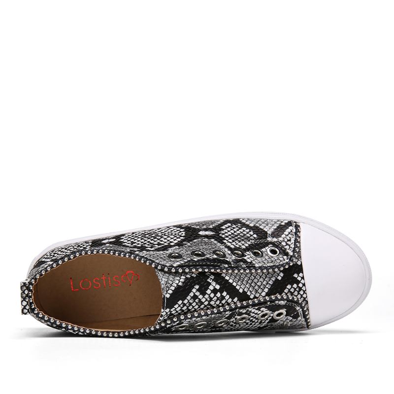 Kvinner Soild Color Studded Slip On Flats