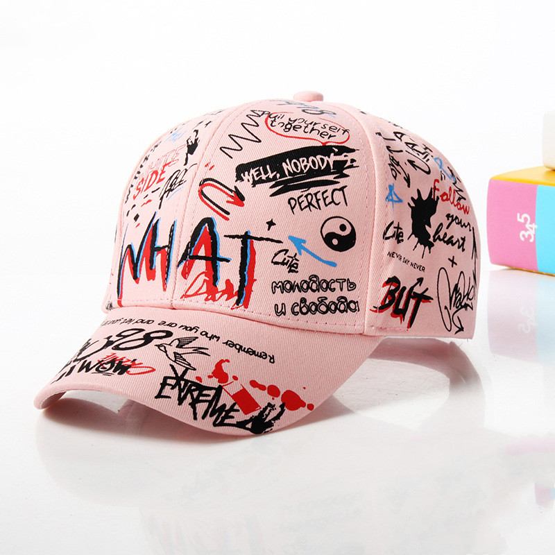 Ny What Graffiti Baseball Cap Hip Hop Tide Hat Sommer Reise Shade Caps Menn Kvinner Utendørs Sport Uformelle Hatter Snapback Hatter Gorr